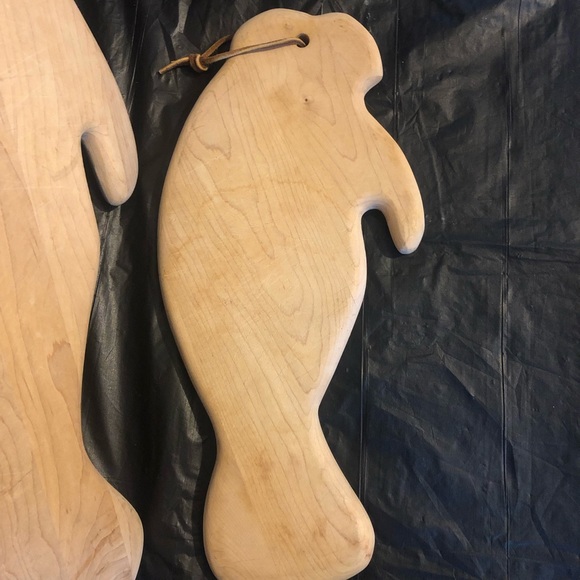 Manatee mother & baby blond hardwood cutting boards handcrafted - Picture 5 of 7